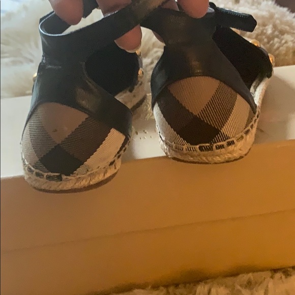 Sandals - Picture 2 of 4